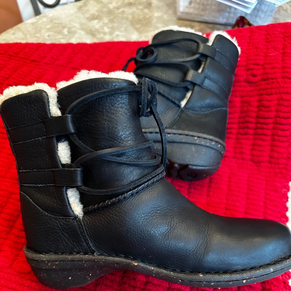 UGG Caspia Black Leather Boots— NEW in box